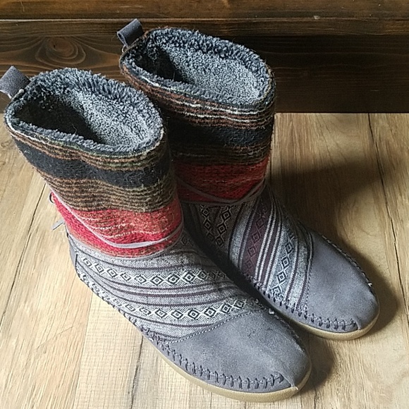 Toms Shoes - Womens size 9 Tom's
